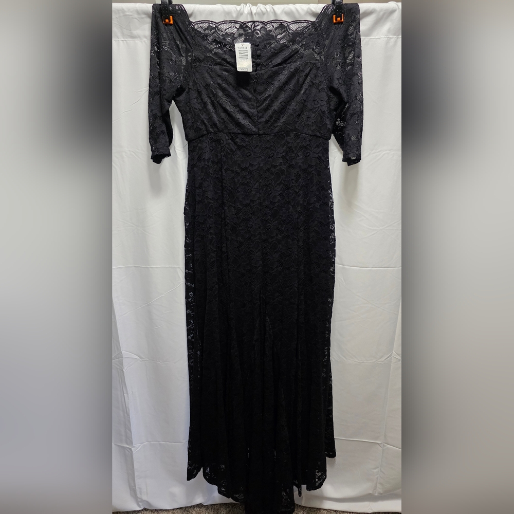 Elegant Black Lace Evening Dress